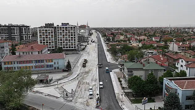 Konya merkezde önemli bir cadde daha yenileniyor 