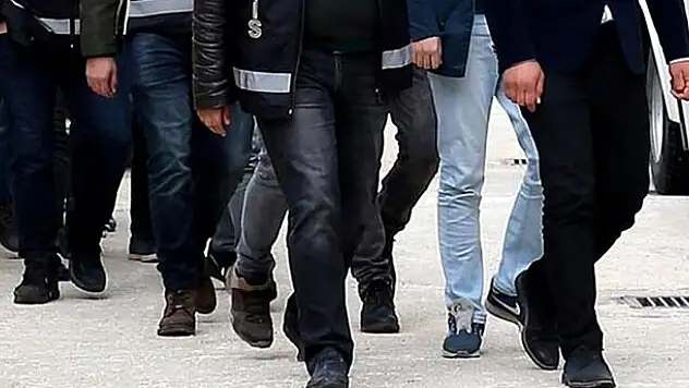 Konya merkezli 12 ilde FETÖ'nün TSK kripto yapılanmasına operasyon: 13 gözaltı