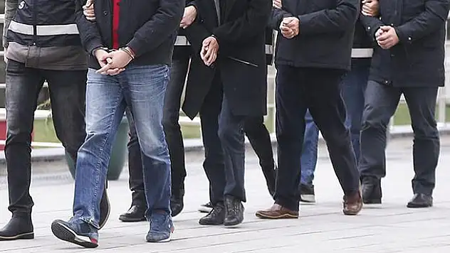Konya merkezli 12 ilde FETÖ'nün TSK kripto yapılanmasına yönelik operasyon