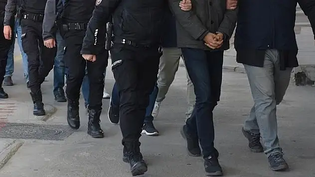 Konya merkezli 13 ilde FETÖ operasyonu: 19 gözaltı