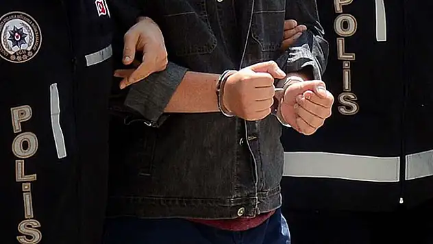 Konya merkezli 24 ilde FETÖ'nün TSK'deki kripto yapılanmasına yönelik operasyonda 9 tutuklama