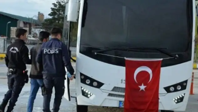 Konya merkezli 3 ilde FETÖ'nün adliye yapılanmasına yönelik operasyonda 10 gözaltı