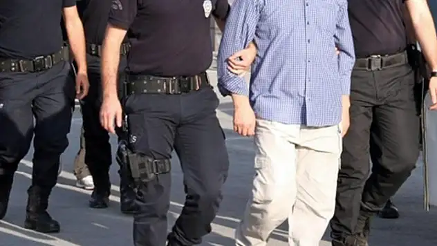 Konya merkezli 3 ilde FETÖ operasyonu: 5 gözaltı

