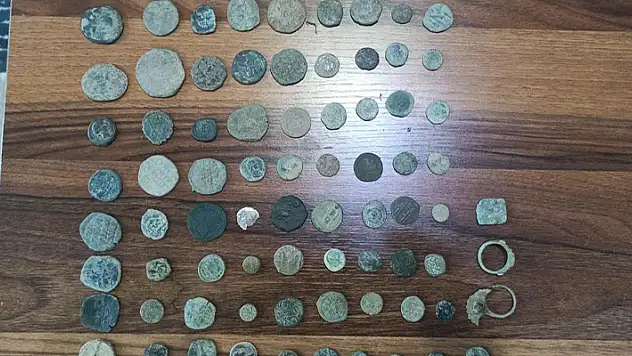 Konya merkezli 38 ilde 'Miras' operasyonu: Kargoyla göndereceklerdi
