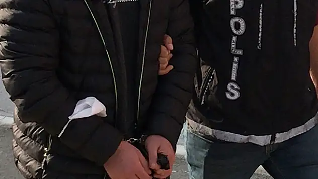 Konya merkezli 4 ilde FETÖ'ye yönelik 'ankesörlü telefon' operasyonunda 15 kişi yakalandı