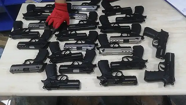 Konya merkezli 4 ildeki silah kaçakçılığı operasyonunda 2 zanlı yakalandı