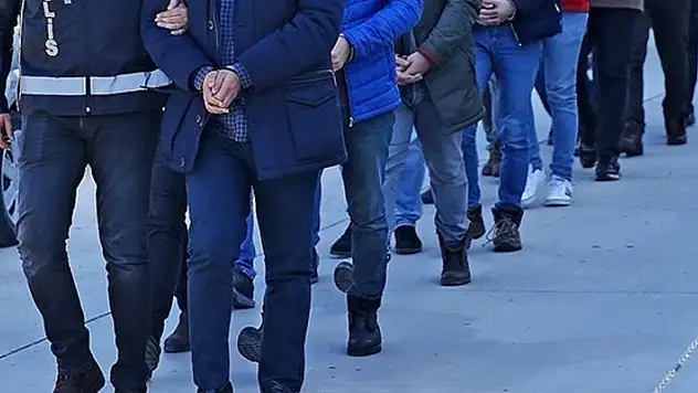 Konya merkezli 5 ilde FETÖ operasyonu: 8 gözaltı
