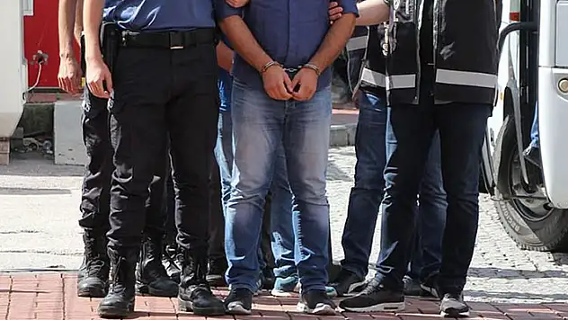 Konya merkezli 5 ildeki FETÖ operasyonunda 20 kişi  gözaltına alındı
