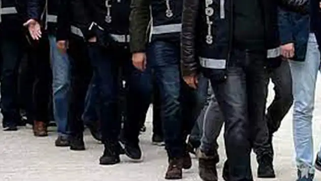 Konya merkezli 7 ilde FETÖ'nün askeri mahrem yapılanmasına yönelik operasyonda 15 zanlı yakalandı
