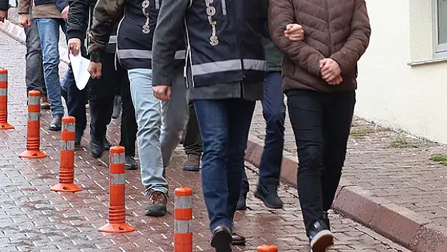 Konya merkezli 8 ilde FETÖ'nün 'askeri mahrem' yapılanmasına operasyon! 10 gözaltı kararı