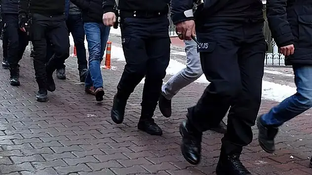 Konya merkezli FETÖ operasyonlarında 15 şüpheli yakalandı
