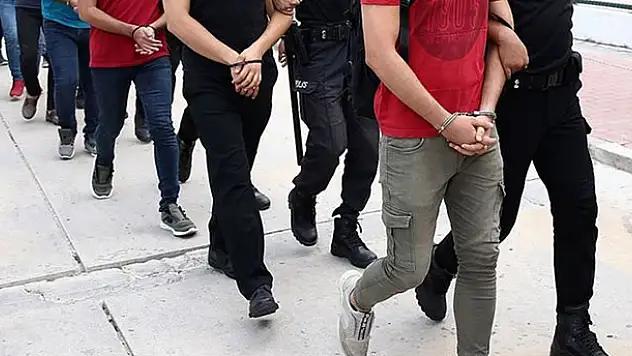 Konya merkezli FETÖ operasyonunda 10 şüpheli tutuklandı