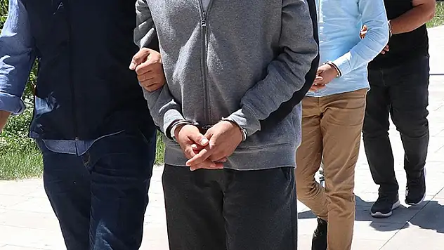 Konya merkezli FETÖ operasyonunda 6 kişi gözaltına alındı
