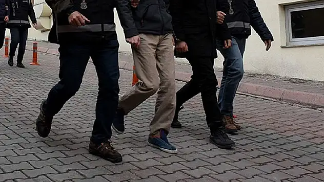 Konya merkezli FETÖ'nün askeri gizli yapılanmasına operasyon: 8 tutuklama
