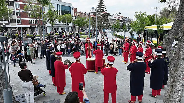 Konya meydanlarında mehter coşkusu