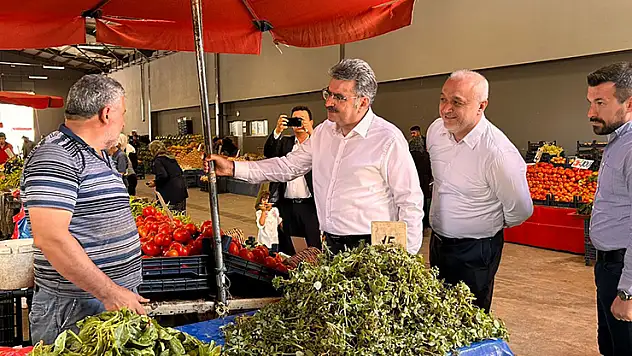 Konya Milletvekili Erdem pazar esnafını dinledi
