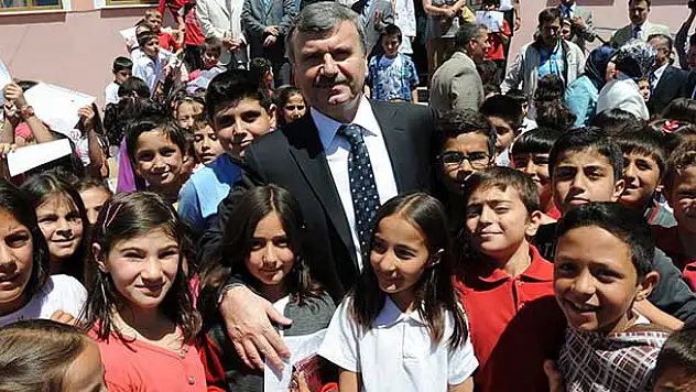 Konya'nın 31 İlçesinde Eğitim Yardımı Başvuruları Başladı