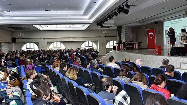 Konya'nın 31 ilçesinde eğitimcilere atık pil eğitimi verildi