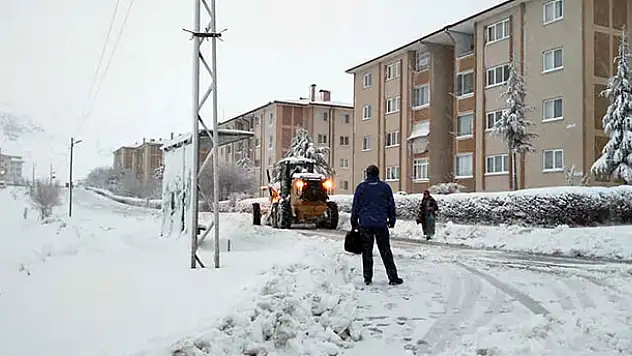 Konya'nın bu ilçesinde kar kalınlığı 70- 80 santimetreye ulaştı
