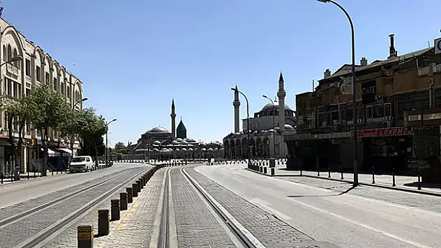 Konya'nın cadde ve sokaklarında sessizlik hakim