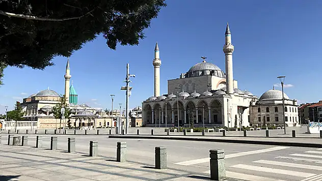 Konya'nın cadde ve sokaklarında sessizlik hakim