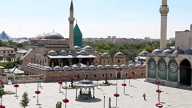 Konya'nın Caddeleri Çiçek Açtı