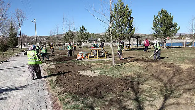 Konya'nın cazibe merkezlerinden Kuğulu Park yaza hazırlanıyor