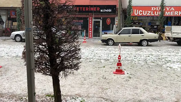 Konya'nın Çumra ilçesinde dolu etkili oldu

