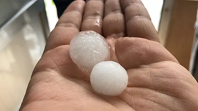 Konya'nın Çumra ilçesinde etkili olan sağanak ve dolu 60 bin dekar arazide hasara neden oldu
