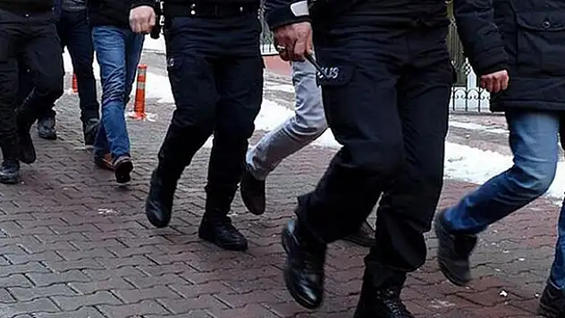 Konya'nın da aralarında olduğu 11 ilde FETÖ'nün TSK yapılanmasına yönelik operasyon