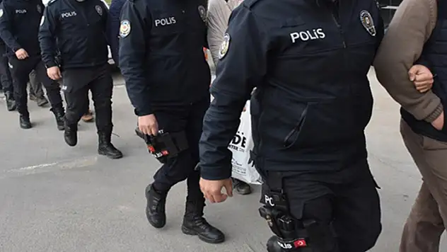 Konya'nın da aralarında olduğu 27 ilde eş zamanlı 13 suç örgütüne 'Tırpan' kod adlı operasyon başlatıldı
