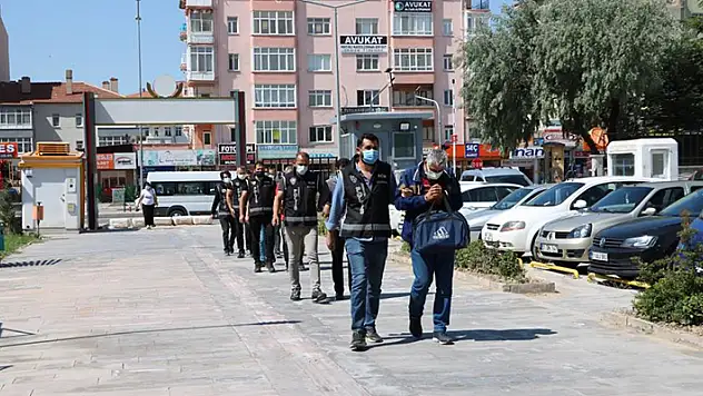 Konya'nın da aralarında olduğu 9 ilde suç örgütü operasyonu: 14 gözaltı
