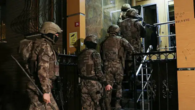 Konya'nın da bulunduğu 7 ilde Sedat Peker suç örgütüne yönelik operasyonda sosyal medya hesaplarını yöneten kişi de yakalandı