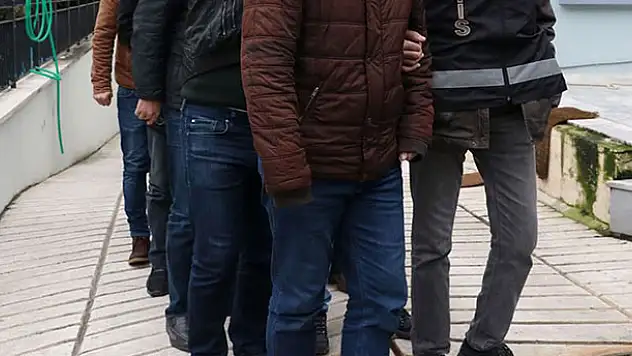 Konya'nın da olduğu 13 ilde FETÖ operasyonu: 17 gözaltı