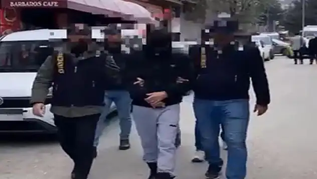 Konya'nın da olduğu 14 ildeki 'müstehcen çocuk görüntüsü' operasyonunda 19 kişi tutuklandı

