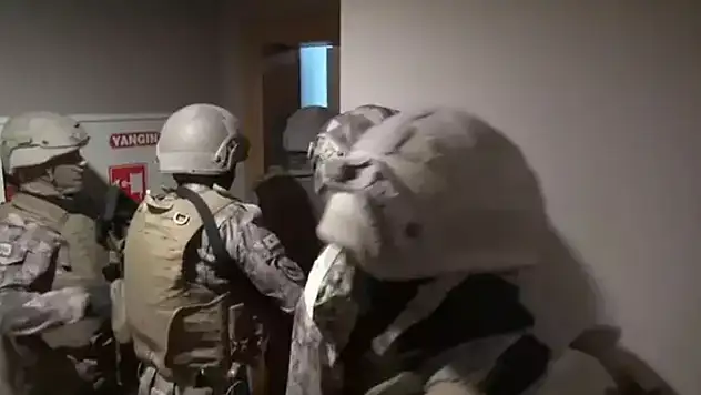 Konya'nın da olduğu 68 ilde son 4 günde düzenlenen Mercek-6 Operasyonları'nda bin 129 şüpheli şahıs gözaltına alındı
