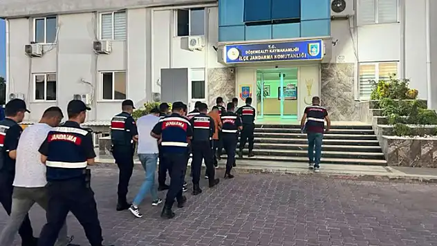 Konya'nın da olduğu 8 ilde düzenlenen operasyonlarda 42 zehir taciri yakalandı

