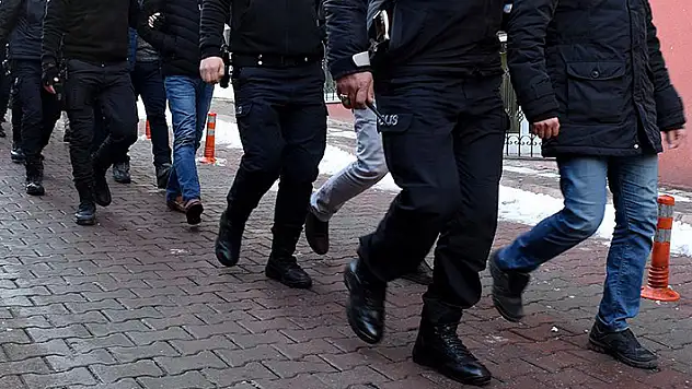 Konya'nın da olduğu 8 ilde FETÖ'nün emniyet mahrem yapılanmasına operasyon: 22 gözaltı
