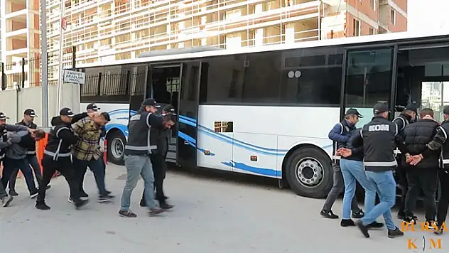 Konya'nın da olduğu 8 ilde operasyon: Yurt dışından gelen maden yüklü tırları gasp eden 11 kişi tutuklandı

