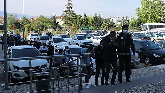 Konya'nın da olduğu 8 ildeki dolandırıcılık çetesi operasyonunda 8 tutuklama