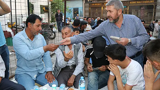 Konya'nın garipleri iftar sofrasında buluştu