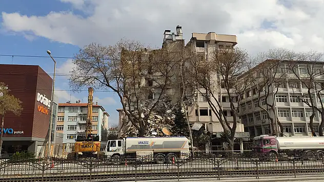 Konya'nın göbeğinde yıkım başladı