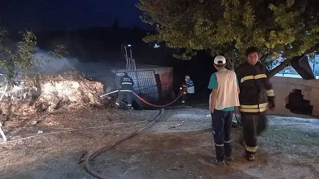 Konya'nın Hüyük ilçesinde samanlık yandı