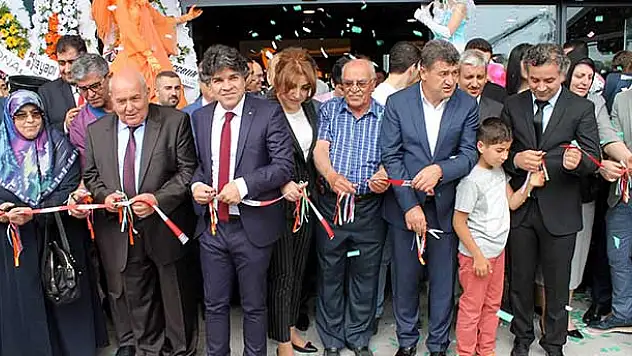 Konya'nın İlk Outlet Alışveriş Merkezi Açıldı