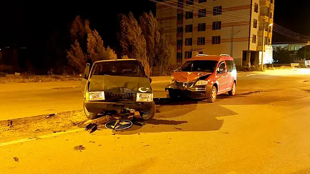 Konya'nın Kulu ilçesinde 2 aracın çarpıştığı kazada 2 yaralı

