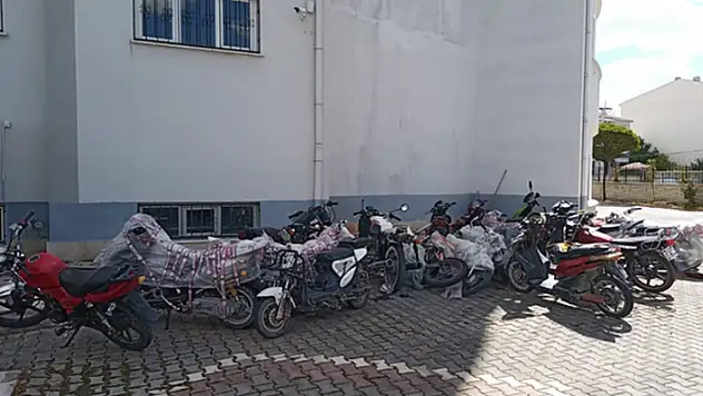 Konya'nın Kulu ilçesinde kayıp, çalıntı motosikletler ele geçirildi
