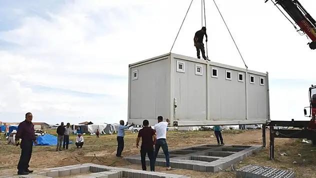 Konya'nın Kulu ilçesinde mevsimlik işçiler için konteynerler yerleştirildi
