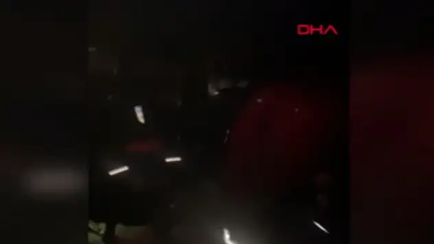 Konya'nın Kulu ilçesinde tır devrildi: Sıkışan sürücü böyle kurtarıldı