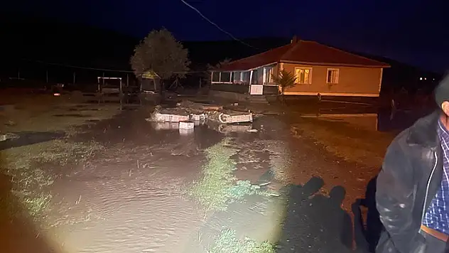 Konya'nın o ilçesinde şiddetli yağış sele neden oldu
