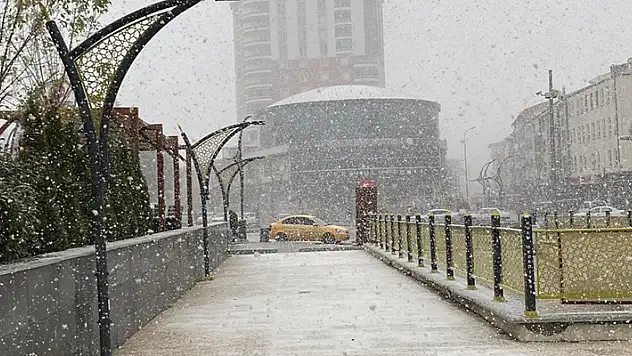 Konya'nın o ilçesine mevsimin ilk karı düştü!